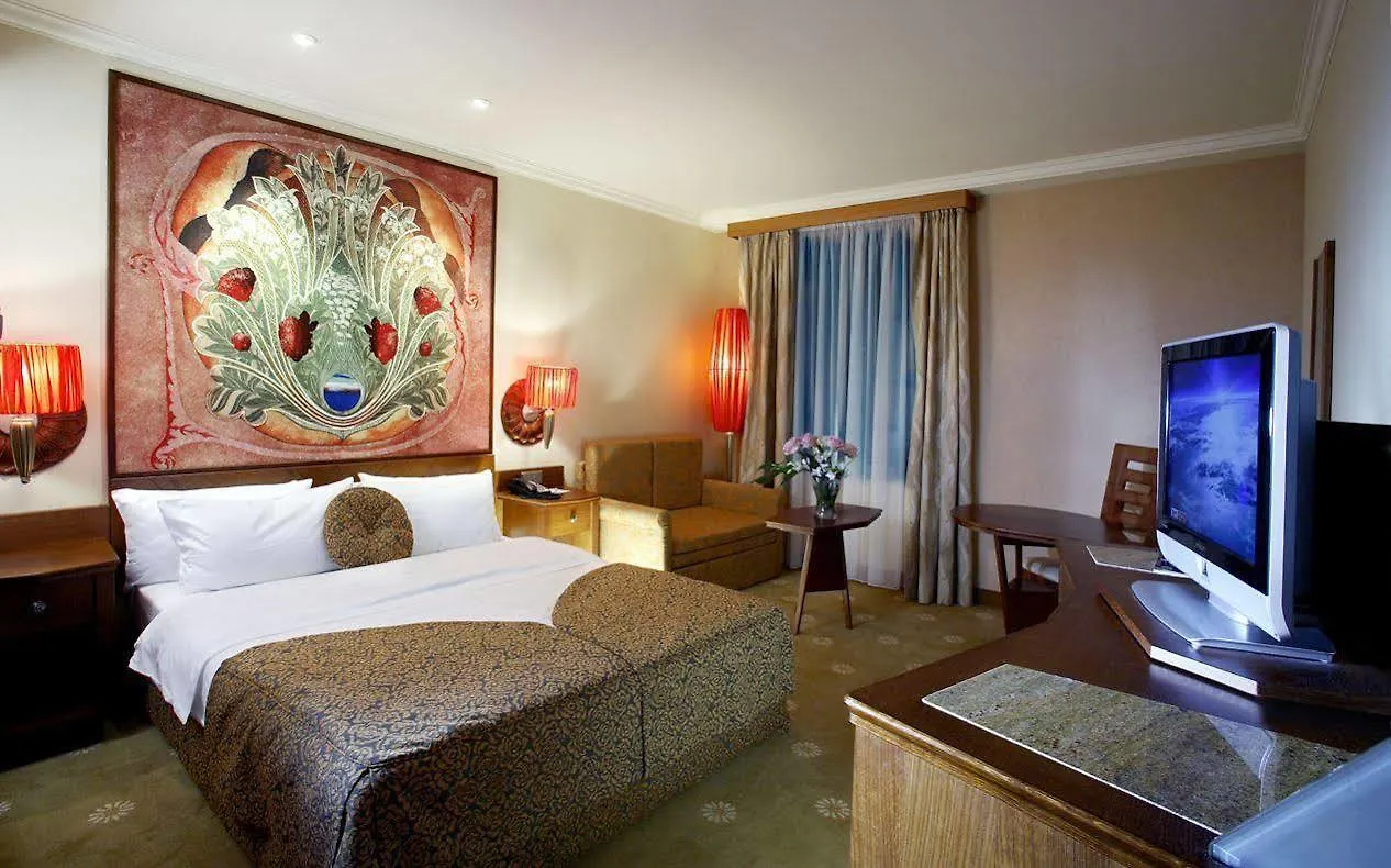Lindner Hotel Prague Castle, Part Of Jdv By Hyatt 4*,